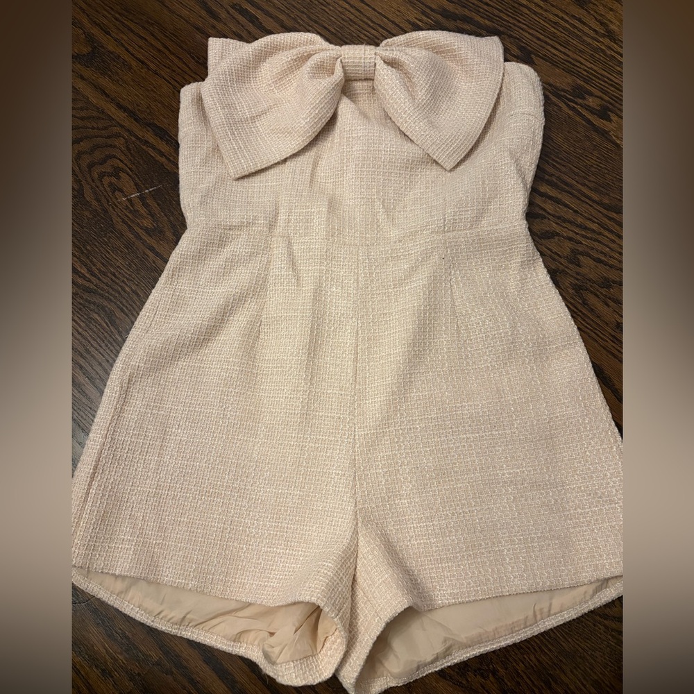 Boohoo size US 6 cream bow front romper- worn once!